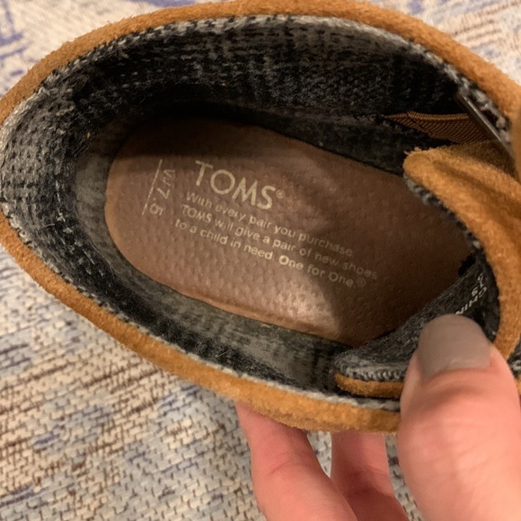 TOMS suede wedges! - Picture 2 of 4